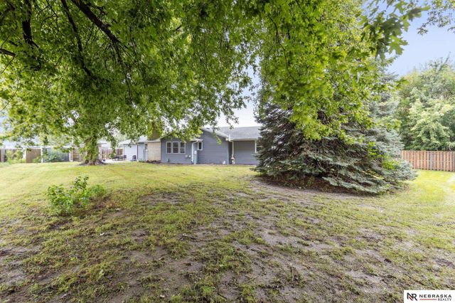 2450 N Ridge Road, Fremont, NE 68025