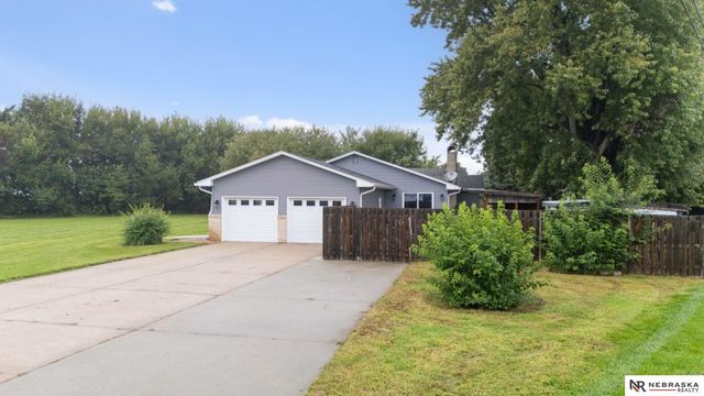 2450 N Ridge Road, Fremont, NE 68025