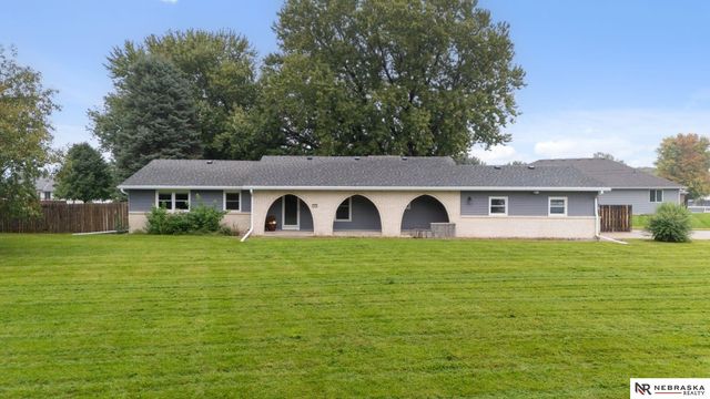 2450 N Ridge Road, Fremont, NE 68025