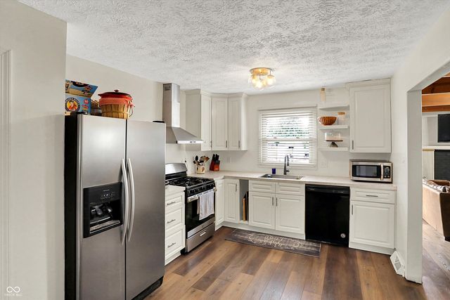 10 Tarry Court, Greenwood, IN 46142