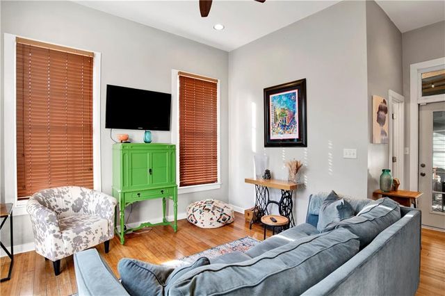 1015 Old Shell Road, Mobile, AL 36604