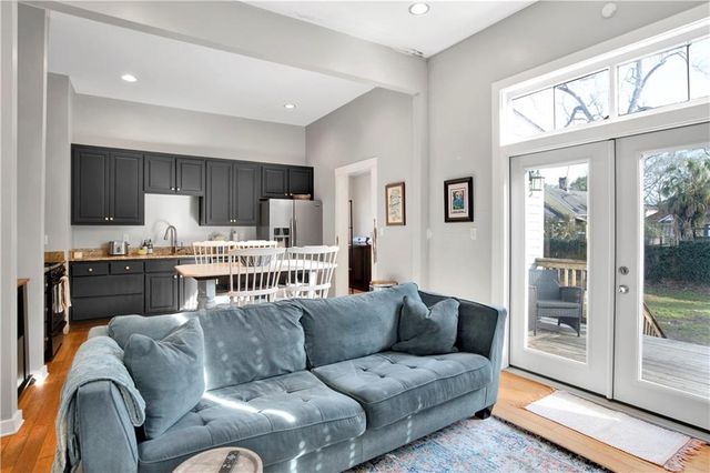 1015 Old Shell Road, Mobile, AL 36604