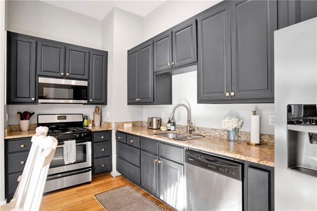 1015 Old Shell Road, Mobile, AL 36604