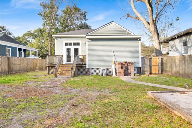 1015 Old Shell Road, Mobile, AL 36604