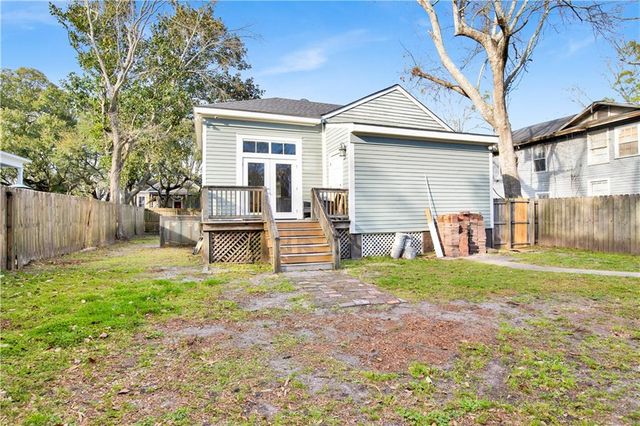 1015 Old Shell Road, Mobile, AL 36604