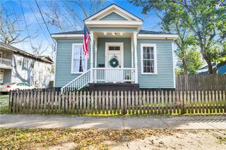 1015 Old Shell Road, Mobile, AL 36604