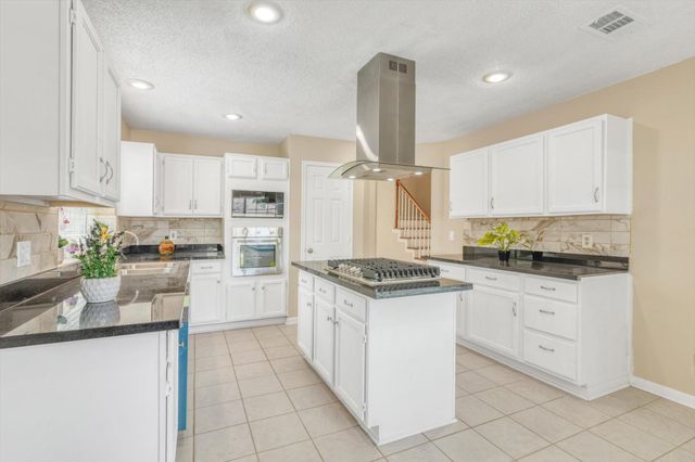 5635 Sage Manor Drive, Houston, TX 77084