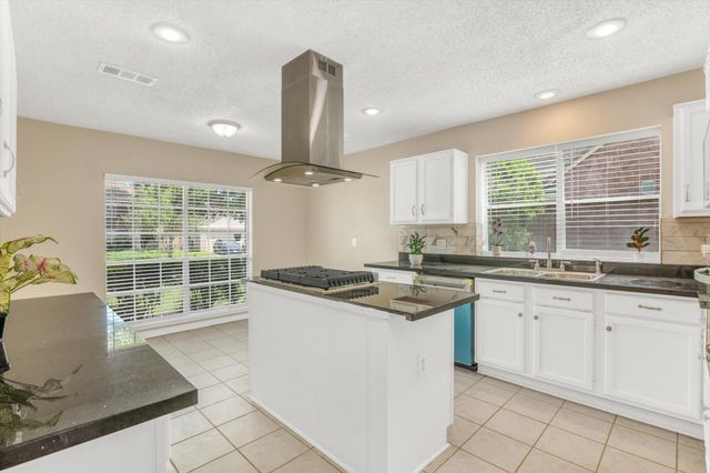 5635 Sage Manor Drive, Houston, TX 77084