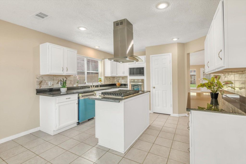 5635 Sage Manor Drive, Houston, TX 77084