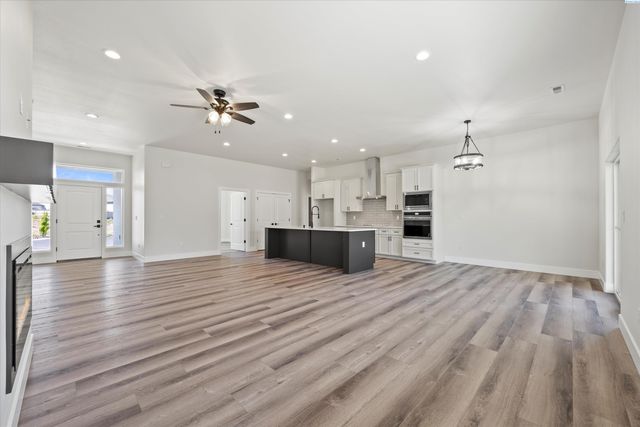 1056 Makah Ct, Richland, WA 99352