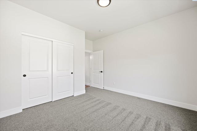 1056 Makah Ct, Richland, WA 99352