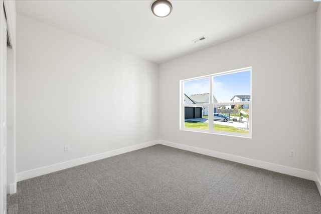 1056 Makah Ct, Richland, WA 99352