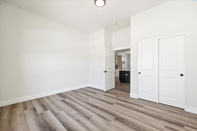 1056 Makah Ct, Richland, WA 99352