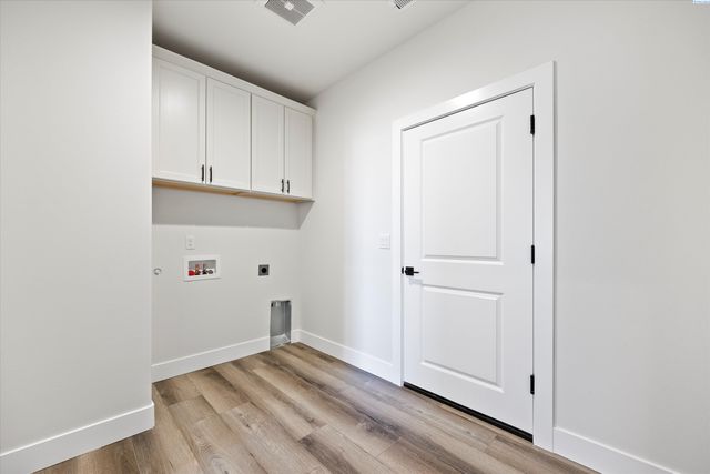 1056 Makah Ct, Richland, WA 99352