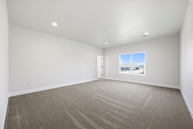 1056 Makah Ct, Richland, WA 99352