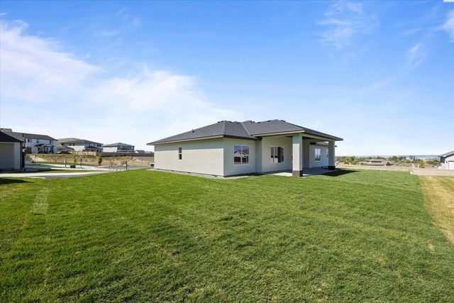 1056 Makah Ct, Richland, WA 99352