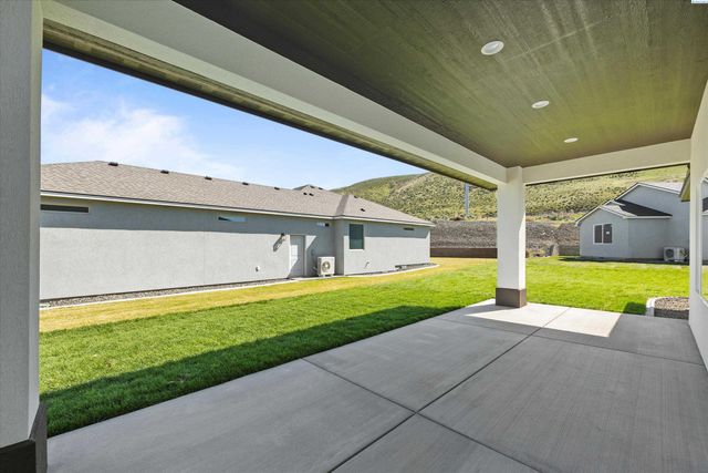 1056 Makah Ct, Richland, WA 99352