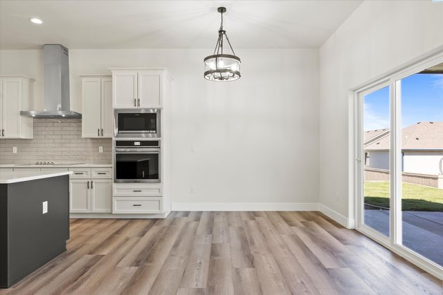 1056 Makah Ct, Richland, WA 99352