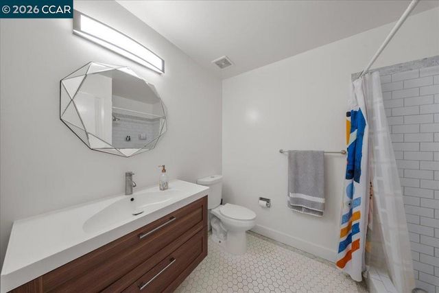 330 Vernon St 207, Oakland, CA 94610