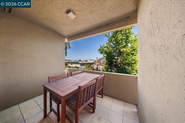 330 Vernon St 207, Oakland, CA 94610