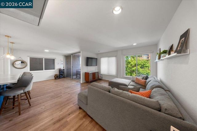 330 Vernon St 207, Oakland, CA 94610