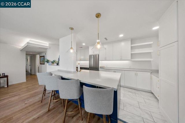 330 Vernon St 207, Oakland, CA 94610