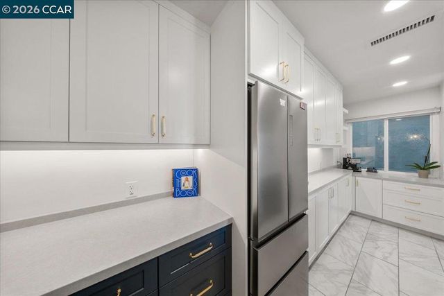 330 Vernon St 207, Oakland, CA 94610