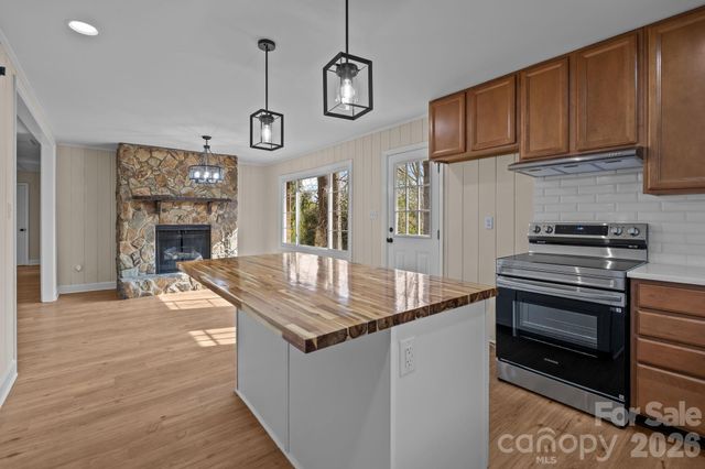 7101 Woodstock Drive, Charlotte, NC 28210