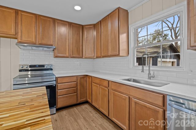 7101 Woodstock Drive, Charlotte, NC 28210