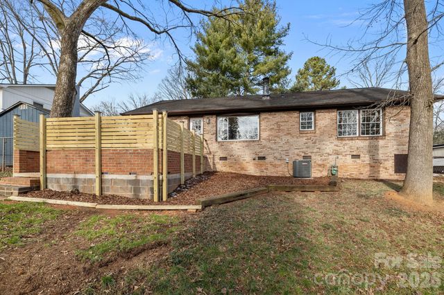 7101 Woodstock Drive, Charlotte, NC 28210