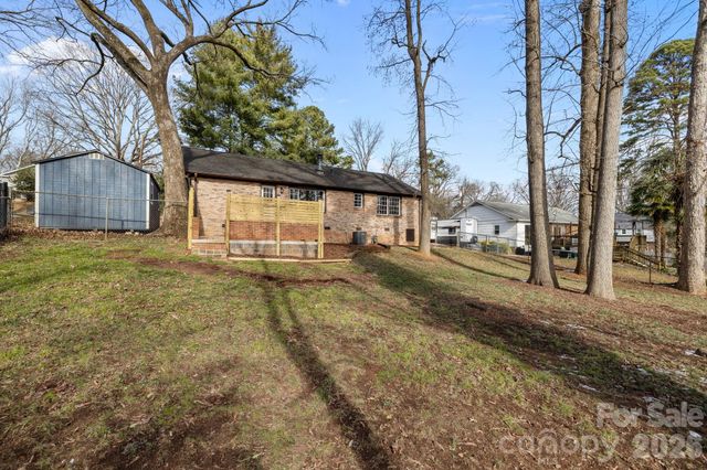 7101 Woodstock Drive, Charlotte, NC 28210