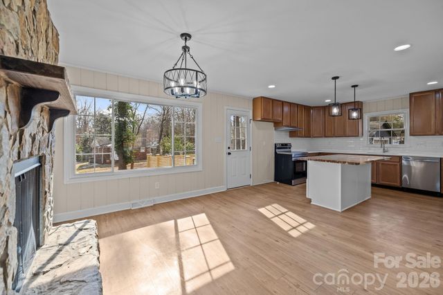 7101 Woodstock Drive, Charlotte, NC 28210