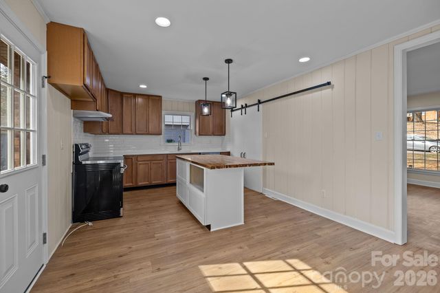 7101 Woodstock Drive, Charlotte, NC 28210