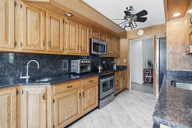 243 Heritage Hills Drive B, Somers, NY 10589