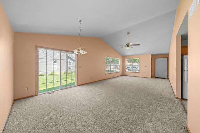 345B Warren Street, Somonauk, IL 60552