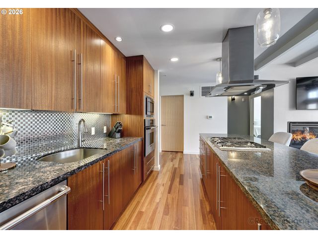 323 Nw 13TH Ave 411, Portland, OR 97209