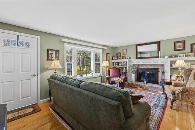1 Susan Carsley Way, Sandwich, MA 02563