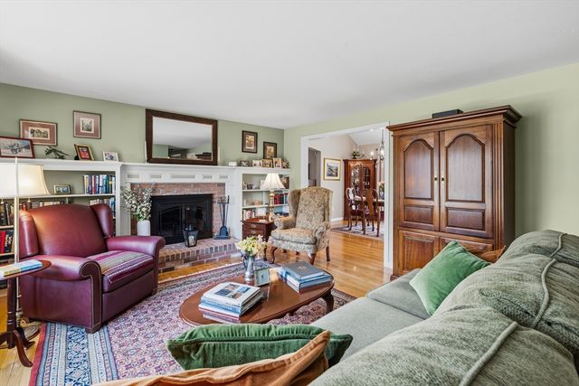 1 Susan Carsley Way, Sandwich, MA 02563