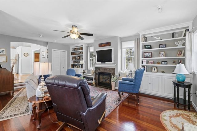 1 Susan Carsley Way, Sandwich, MA 02563