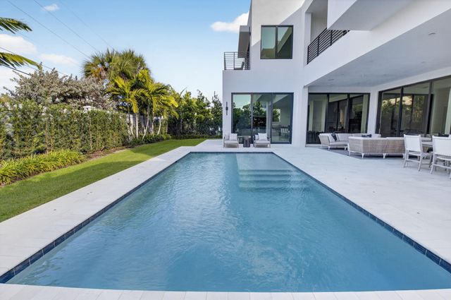 2232 Delray Ridge Lane, Delray Beach, FL 33444