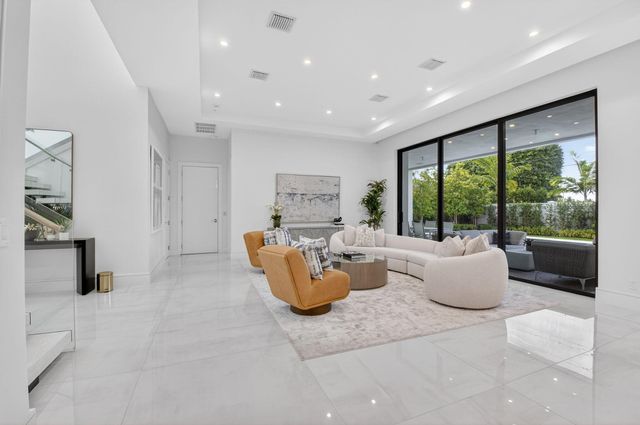 2232 Delray Ridge Lane, Delray Beach, FL 33444