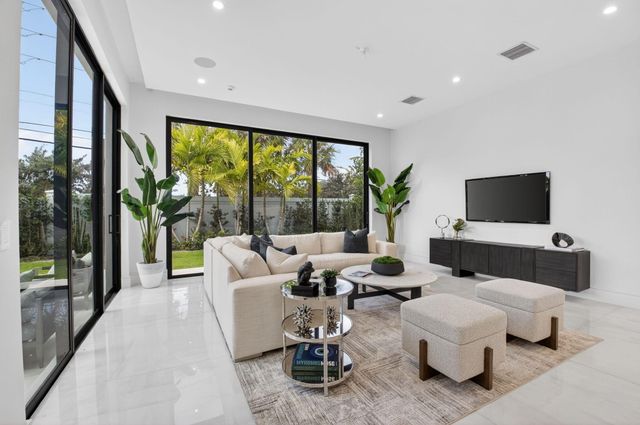 2232 Delray Ridge Lane, Delray Beach, FL 33444