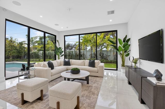 2232 Delray Ridge Lane, Delray Beach, FL 33444