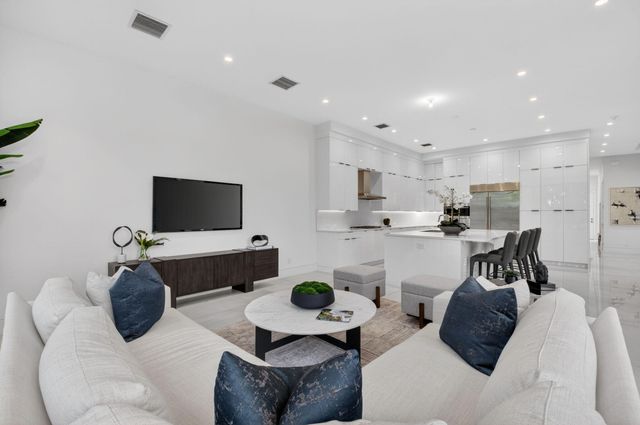 2232 Delray Ridge Lane, Delray Beach, FL 33444