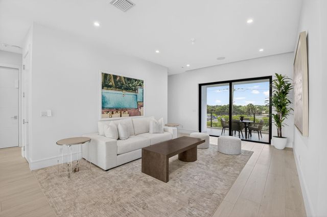 2232 Delray Ridge Lane, Delray Beach, FL 33444