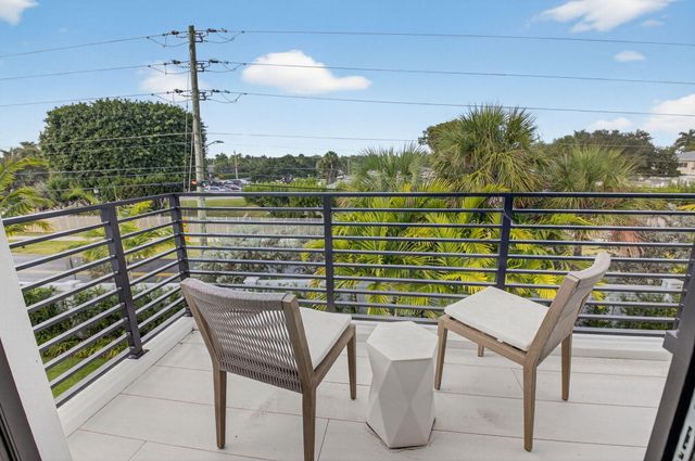 2232 Delray Ridge Lane, Delray Beach, FL 33444