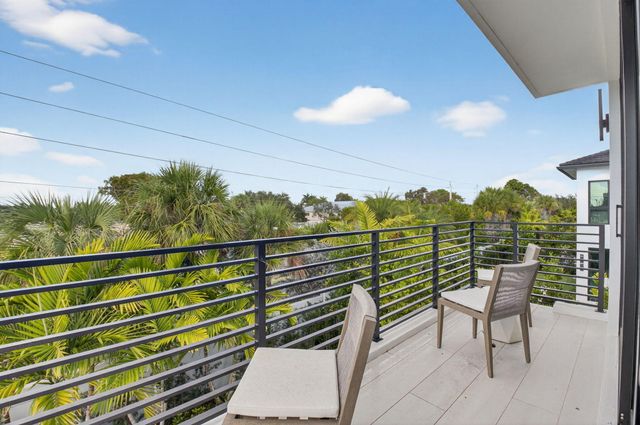 2232 Delray Ridge Lane, Delray Beach, FL 33444