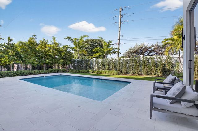2232 Delray Ridge Lane, Delray Beach, FL 33444
