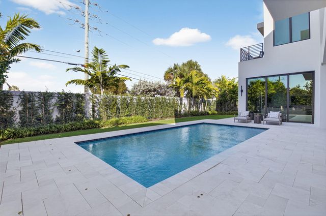 2232 Delray Ridge Lane, Delray Beach, FL 33444