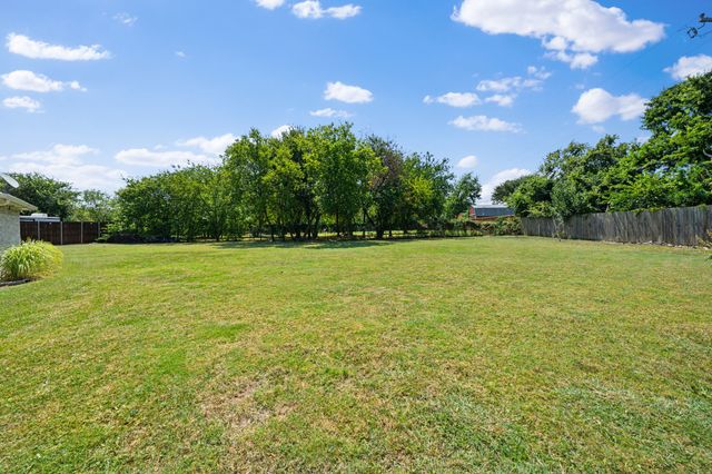 6402 Bluebonnet Drive, Rowlett, TX 75089